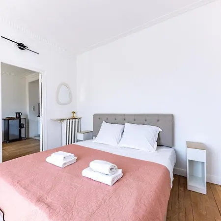 Modern 4-Star Flat , 8-Min Walk to Gare de Lyon-2