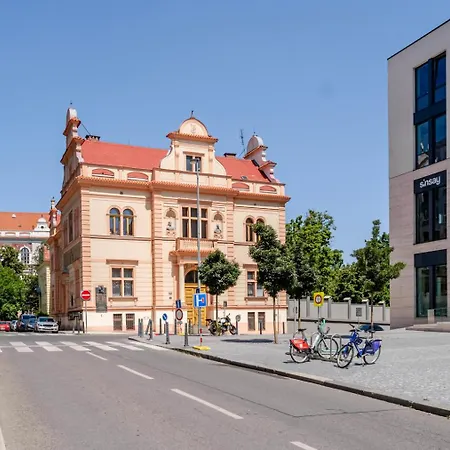 Blueground Prague 7 Renovated Student Housing Prg-59-3