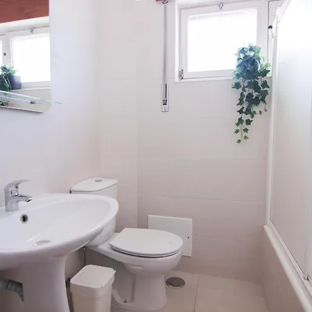 4 Bedroom In Faro Downtown-2