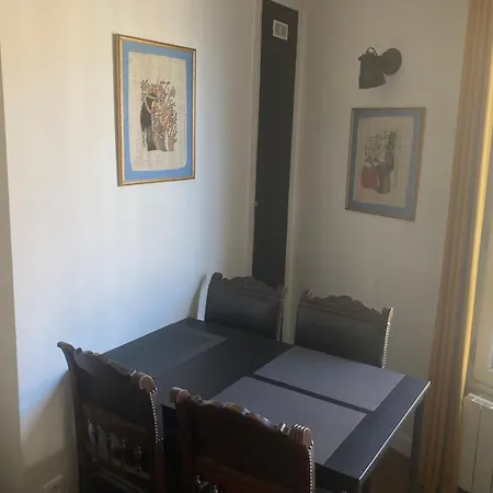 Lovely Paris Appartment-2
