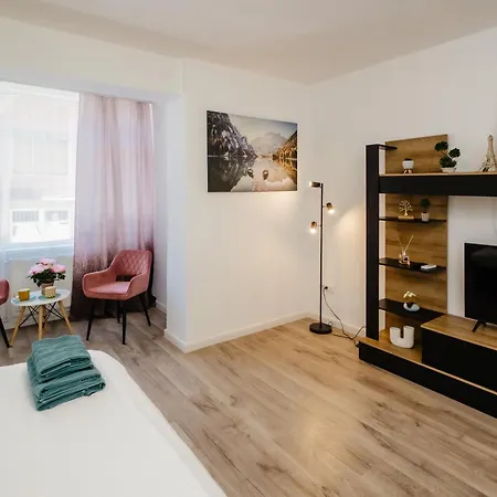 Downtown Escape - Refined & Bright, City Heart-2