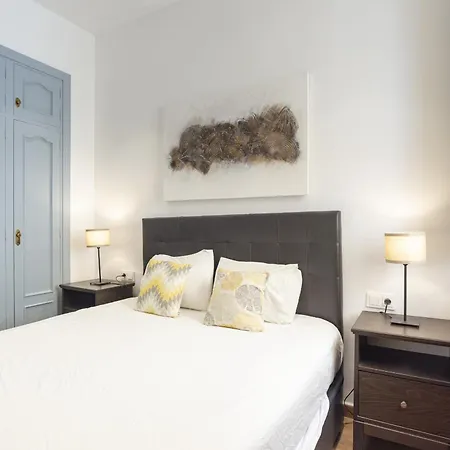 Stylish Malaga 2 Bedroom With Patio-2
