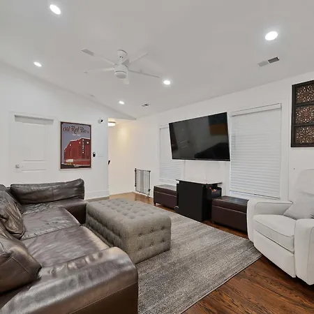 Wicker Park 6Bd 4Ba, Steps From Cta, Parking Incl Home-2