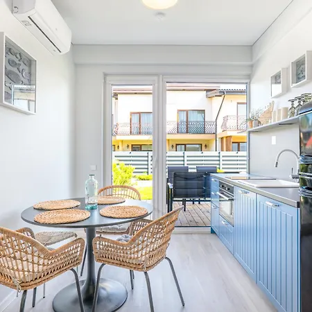 Cohost I New Apt W L Terrace Selfcheck-In-2