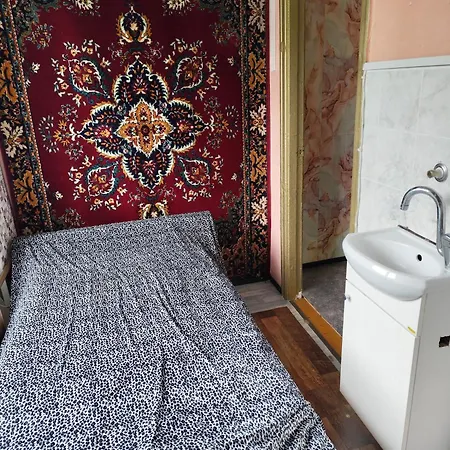 Your Room In A Three-Room Apartment With A Shared Kitchen, Bathroom, And Toilet-3