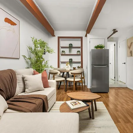Chic Modern Unit In Nyc-3