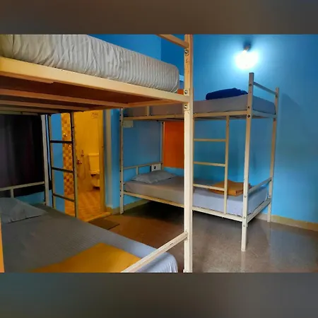 Getgo Hostels-2