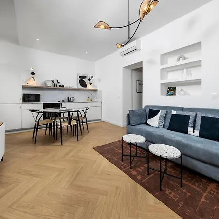 Newly Renovated Apartment With Balcony, Ac, Fiber Internet-2