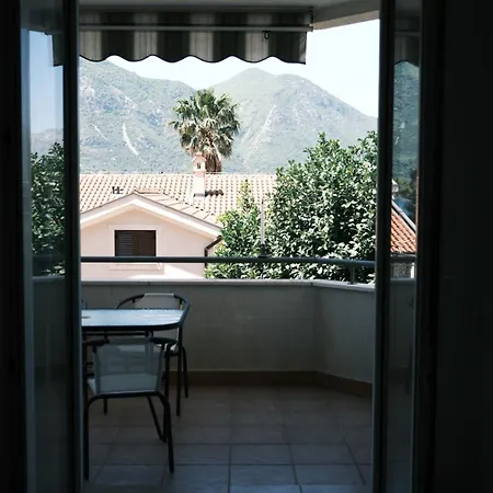 Kotoro Apartment, Sea View, 60M To Beach, Free Parking-2