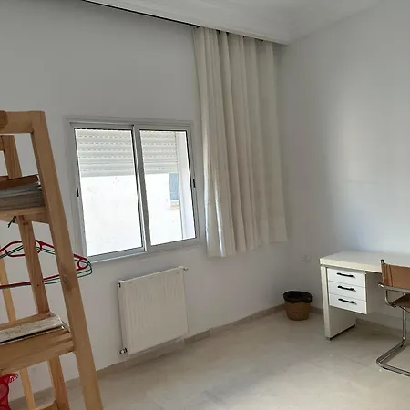 Single Room Downtown La Marsa- Near The Sea-3