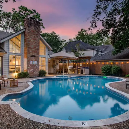 5-Bd Grand Getaway Backyard Pool Paradise-3