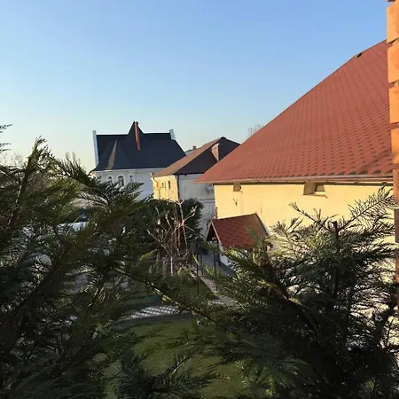 Private Home With Garden-2