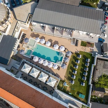 Ce Plaza Hotel-2