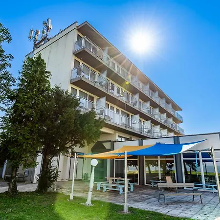 Plazs Hotel Siofok-3