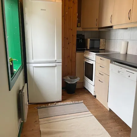 Sjarmerende Og Lysfylt Leilighet Midt I Tromso-3