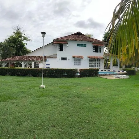 Casa Campestre Con Piscina, Jacuzzi Y Bbq-2
