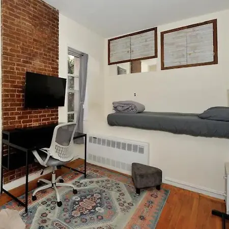 Amazing Upper East Side Studio! Epic Location!, June To Aug 90 Days Stay Required-2
