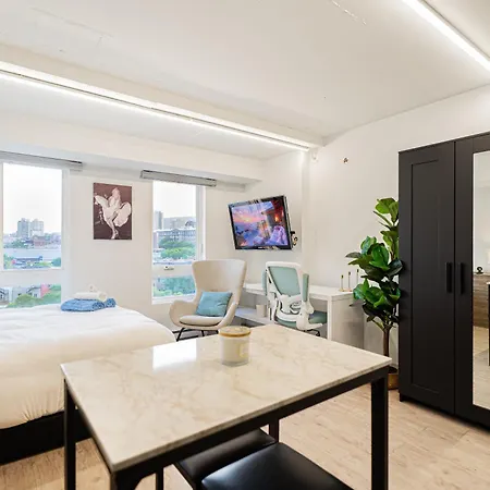 Top Location - Cozy & Bright Mtl Studio Near Metro-2