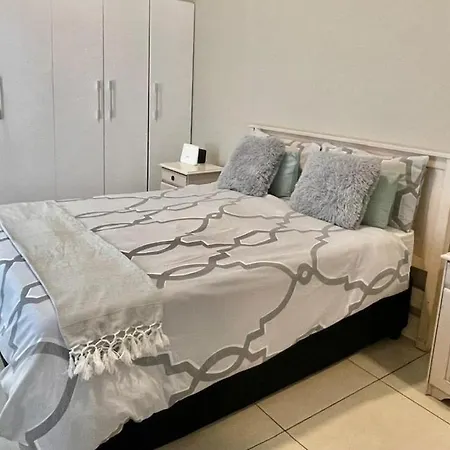 Franschhoek Gem On Van Wijk-3