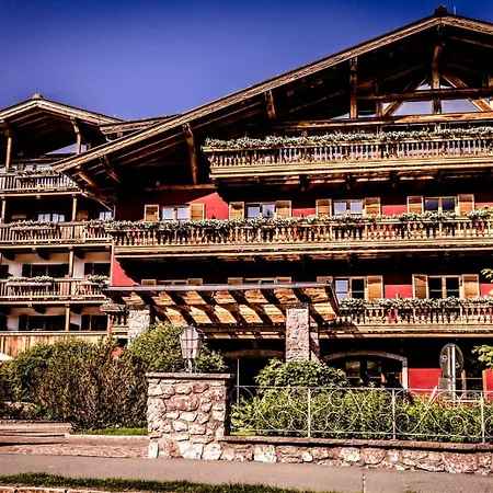 Kitzhof Mountain Design Resort 4 Sterne Superior-3