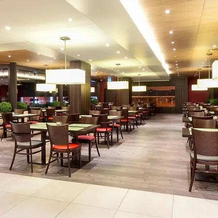 Holiday Inn Express Zürich Airport, an IHG Hotel-3