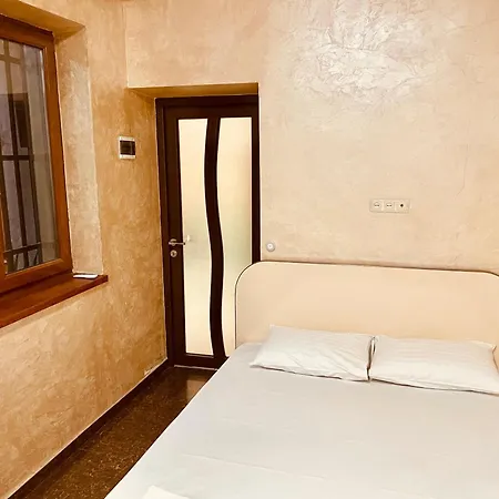 Luxury Apartment With Jacuzzi On Republic Square-3