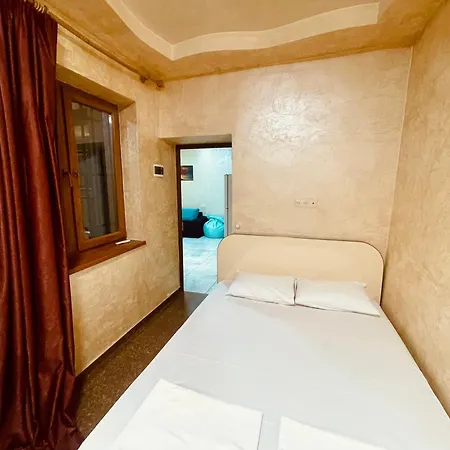 Luxury Apartment With Jacuzzi On Republic Square-2
