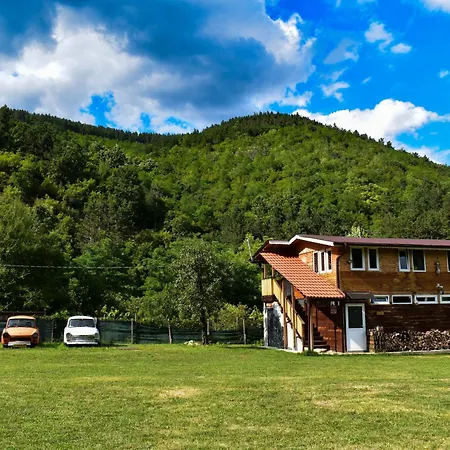 Lion Cottage-3