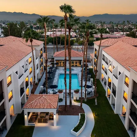 Courtyard By Marriott Palm Springs-2