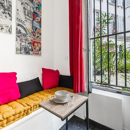 Amazing Studio 2P - Place Saint Georges/ Martyrs-3