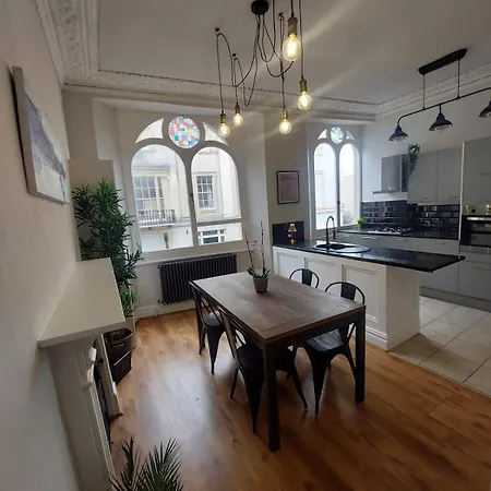 Luxury 2 Bedroom Clifton Duplex-2