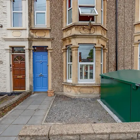 Family & Pet-Friendly Bristol Home, Near Park-3
