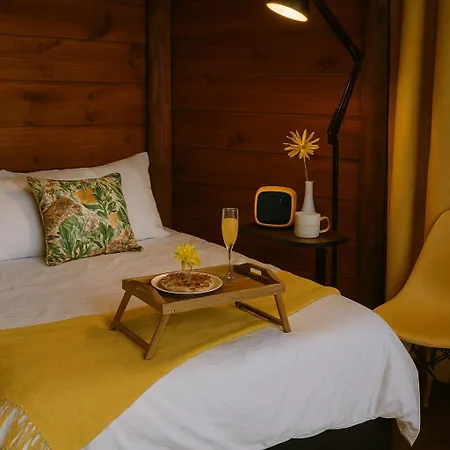 Tiny Huts Campsite - Free Hot Tub Sauna Electronic Massage Waterfall Nearby-2