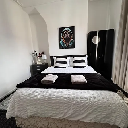 Room 3 Shared House 10 Min From Center-2