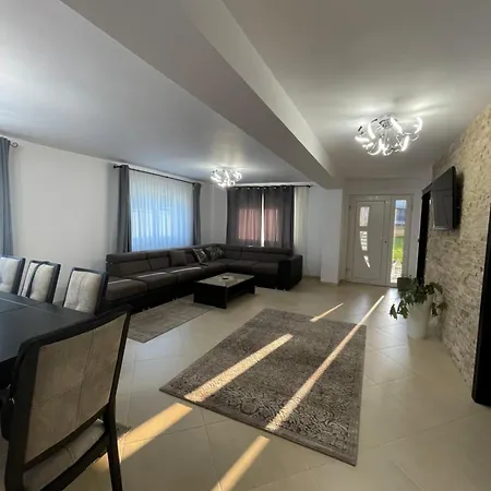 Vila Icom-2