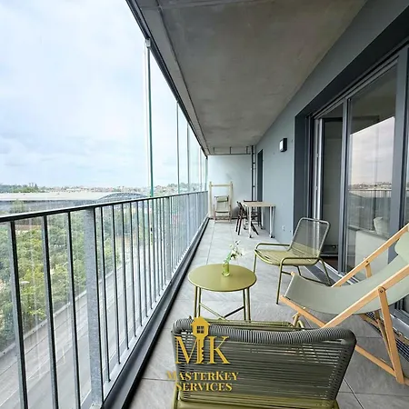 T2 Vue Pompidou Balcon, Sport & Centre Muse-3