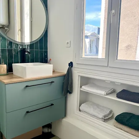 Cosy Parisian Flat In The 9Th-2