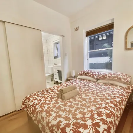 Stylish Bondi Beach Unit - 250M To The Sand-3
