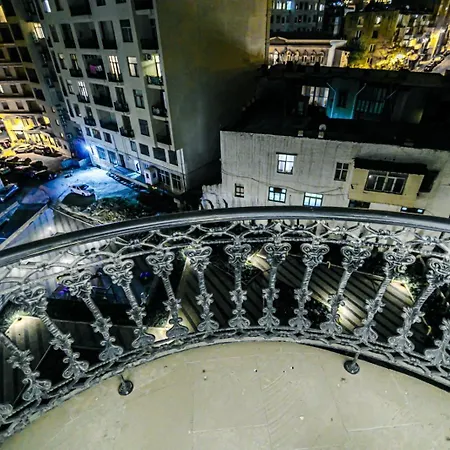 Lux Incomparable Apartment-3