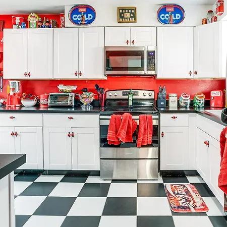 8 Mi To Dtwn Denver: Groovy Pet-Friendly Condo-3