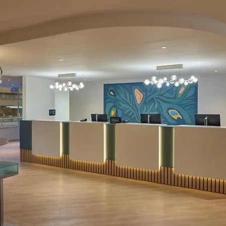 Doubletree By Hilton Rotterdam Centre-2