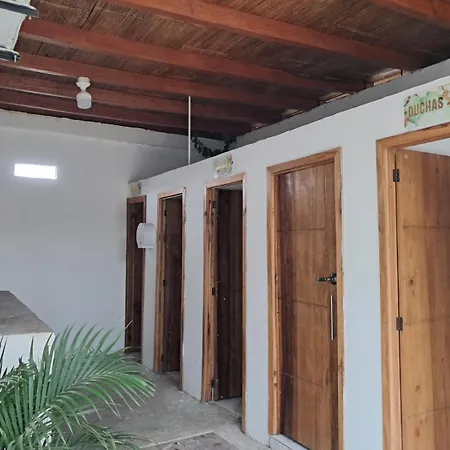 Piscinacascolhostal-2