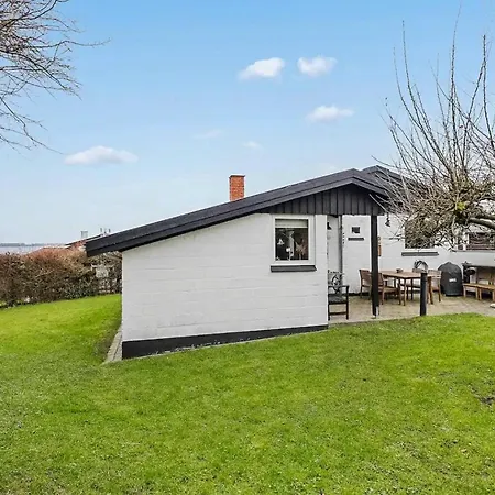 Cozy Beach House With Sea View In Grasten-3
