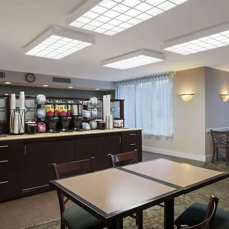 Ramada By Wyndham Boston-3