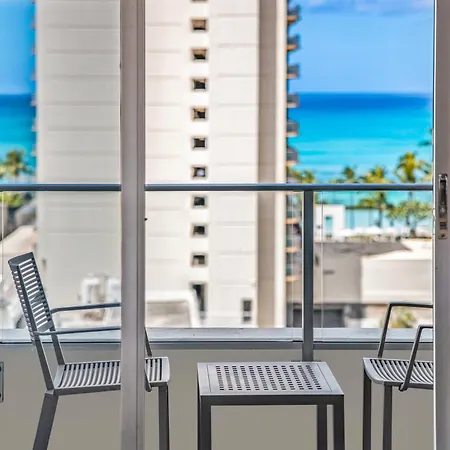 Hyatt Place Waikiki Beach-3
