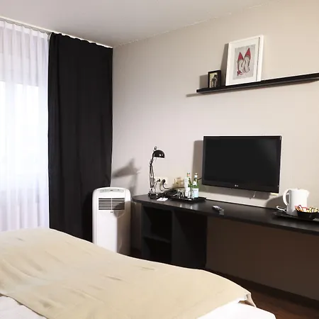 Tryp By Wyndham Bremen Airport-2