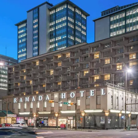 Ramada Plaza By Wyndham Calgary Downtown-2