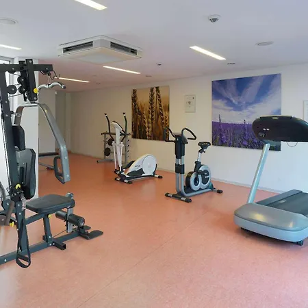 Ramada By Wyndham Dresden-2
