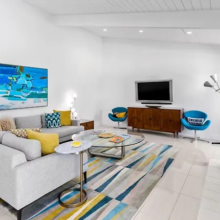 Villa Reel Paradise - Mid Century House-3