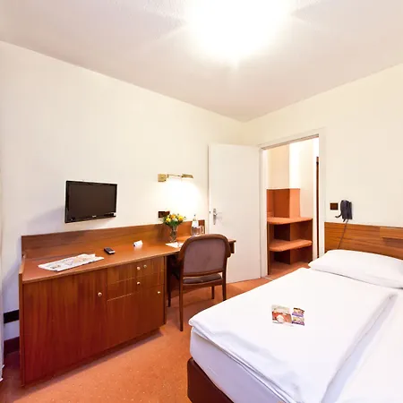 Hotel Rieker Stuttgart Hauptbahnhof-3